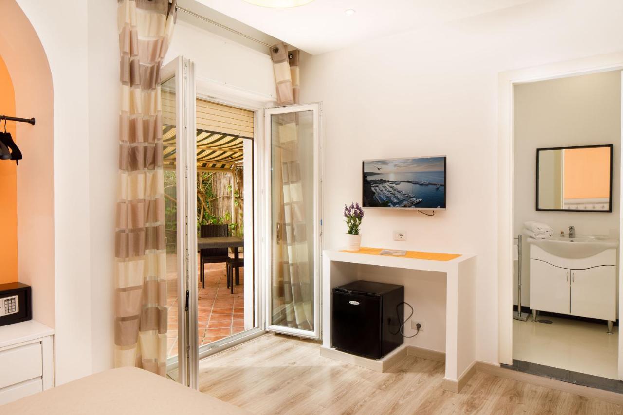 Sorrento Comfort Rooms Con Piscina Экстерьер фото